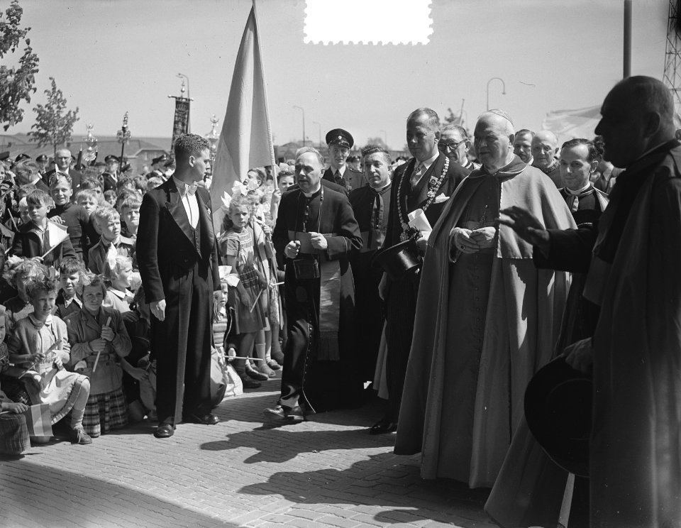 100 jaar Kromstaf. Aankomst Kardinaal-legaat de Belgische kardinaal Jozef Van R, Bestanddeelnr 905-7280