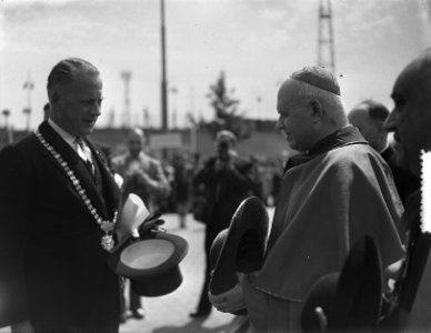 100 jaar Kromstaf. Aankomst Kardinaal-legaat de Belgische kardinaal Jozef Van R, Bestanddeelnr 905-7279