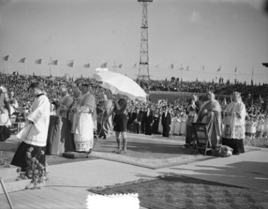 100 jaar Kromstaf. Stadion De Galgewaard. Heilige Mis, Bestanddeelnr 905-7315