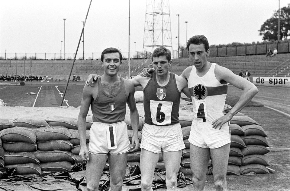 100 meter Vlnr. Lina (Italie), Delecour (Frankrijk) en Gamper (Duitsland), Bestanddeelnr 915-3560