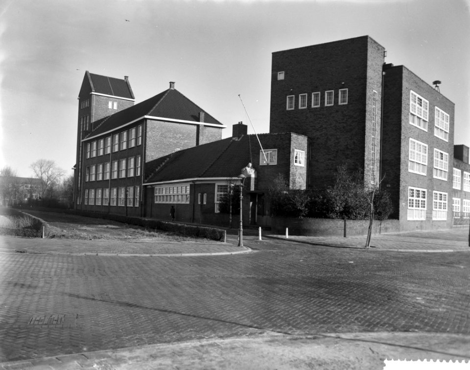 100 jaar technisch onderwijs in Amsterdam, exterieur van de school aan de Meeuwe, Bestanddeelnr 911-9640