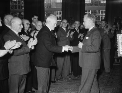 100 jarige bestaan Mannenzangvereniging Apollo . Ontvangst gemeentehuis Amster, Bestanddeelnr 905-7575