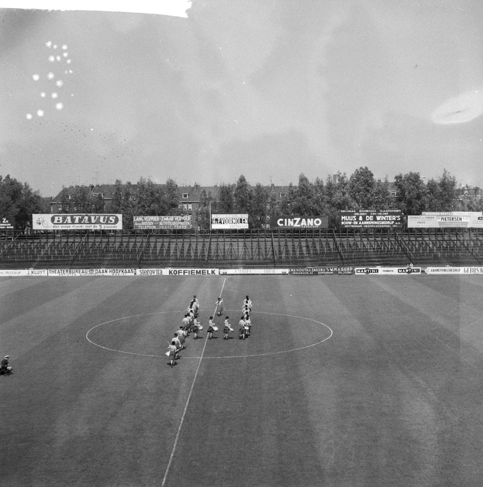 12e Nationale Bandenconcours in het Sparta Stadion Overzicht, Bestanddeelnr 912-6387