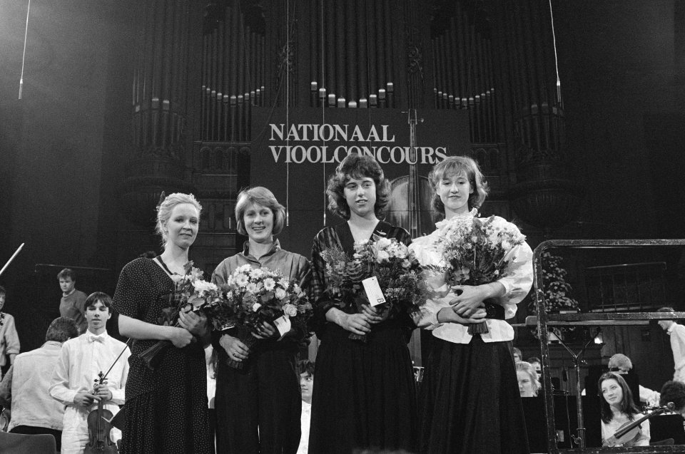 11e Nationale Vioolconcours Oscar Back winnares Cecile Huynen, Bestanddeelnr 933-9571