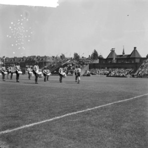 12e Nationale Bandenconcours in het Sparta Stadion Tamboers op het veld, Bestanddeelnr 912-6391