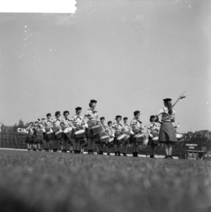 12e Nationale Bandenconcours in het Sparta Stadion Crogicos en tambourmaitre me, Bestanddeelnr 912-6393