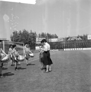 12e Nationale Bandenconcours in het Sparta Stadion Tamboers op het veld, Bestanddeelnr 912-6392