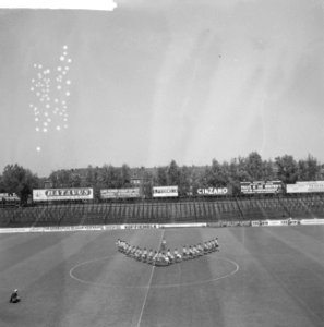 12e Nationale Bandenconcours in het Sparta Stadion Overzicht, Bestanddeelnr 912-6385