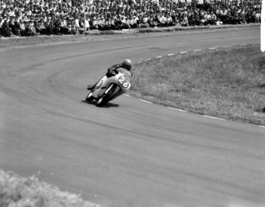 125cc-race nummer 26 Tom Phillis op Honda, Bestanddeelnr 912-6405