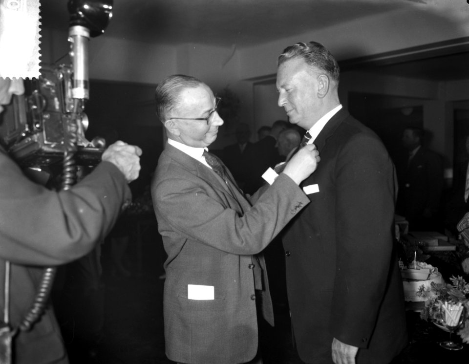 12,5 jarig jubileum Dick Bessem , directeur Olympisch Stadion, Bestanddeelnr 910-7190