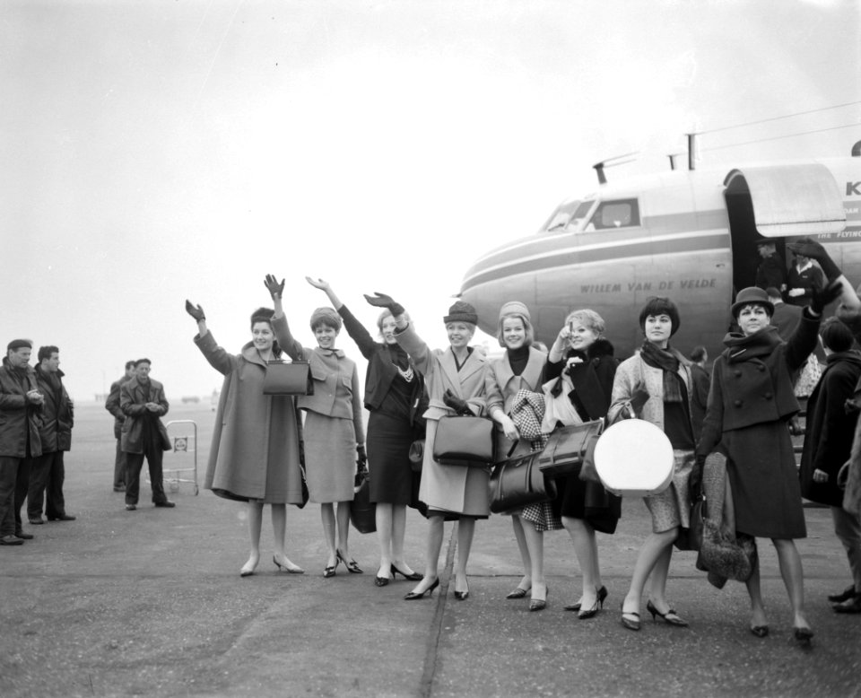 12 Topmannequins vertrokken voor propaganda Hollandse mode, vanaf Schiphol, Bestanddeelnr 914-9890