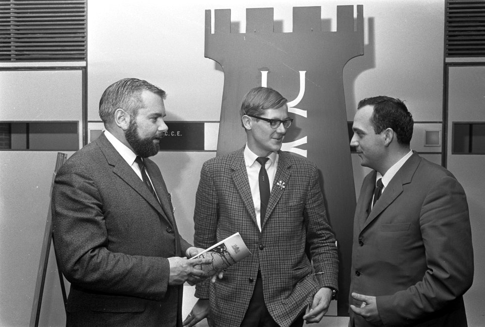 (vlnr) Pott (leider Duitse delegatie), E. Heerma (uit Amsterdam) en G. Garofals , Bestanddeelnr 921-7077