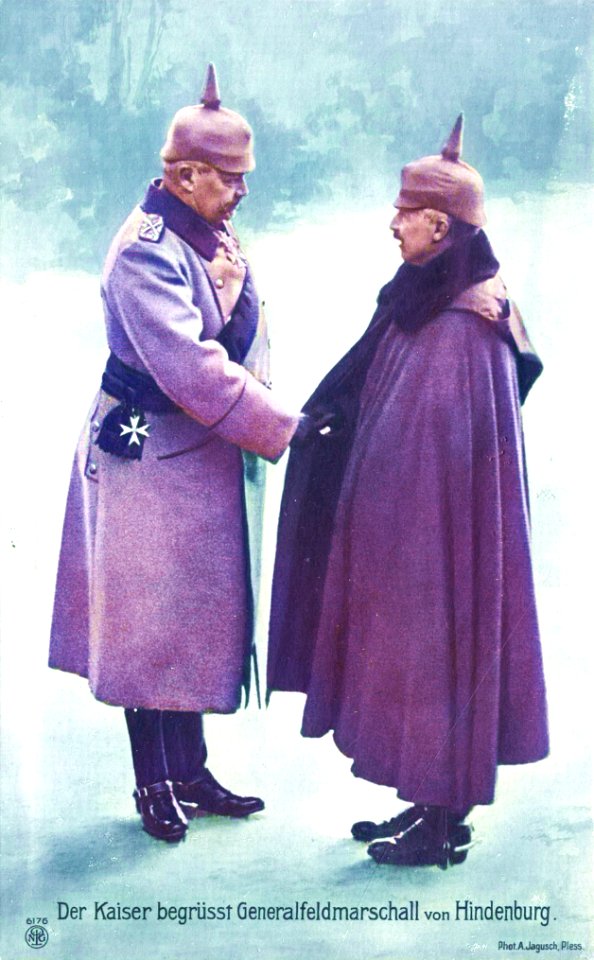 'Der Kaiser begru?t Generalfeldmarschall von Hindenburg'. Wilhelm II