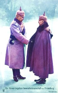 'Der Kaiser begru?t Generalfeldmarschall von Hindenburg'. Wilhelm II