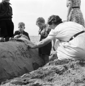  badgasten, zandkastelen, stranden, Bestanddeelnr 900-8130