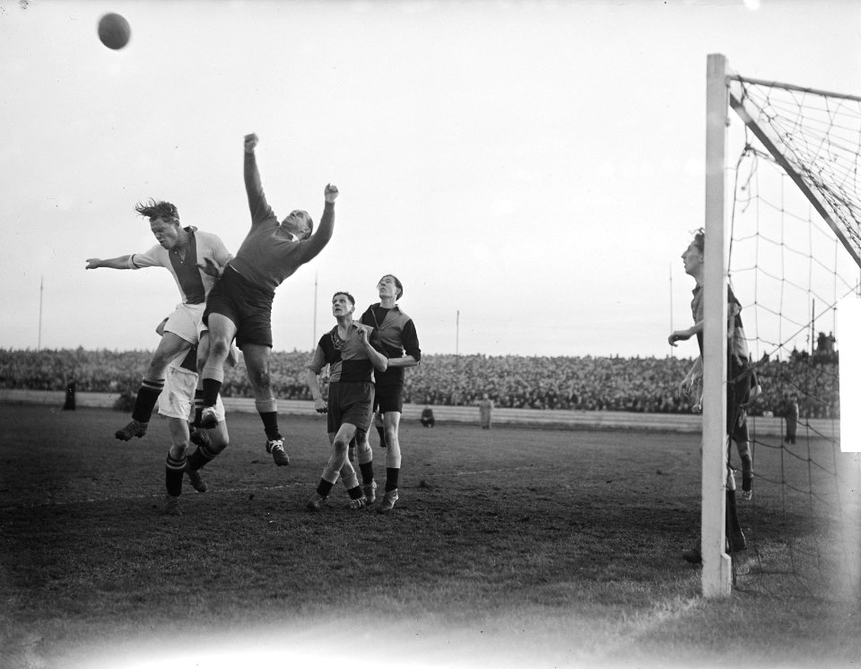 't Gooi tegen Ajax 1-0, Michels en Musterd, Bestanddeelnr 903-7805