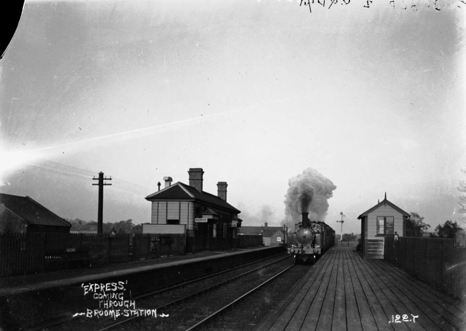 ' Express' coming through Broome station (1294796)