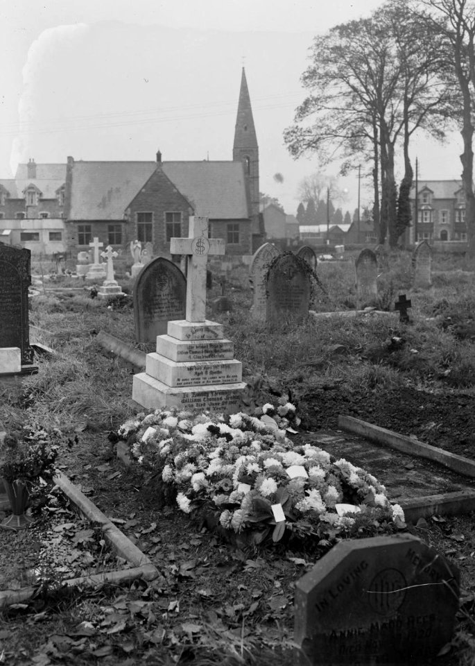 -The graveyard at St Mary's church, Builth Wells (1295097)