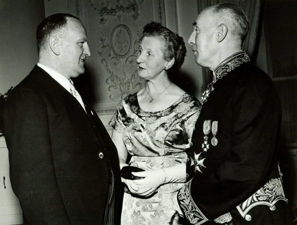 (Links) de Roos, Mr.A (rechts) Prinsen, Dr. M.J. NL-HlmNHA 5400463580