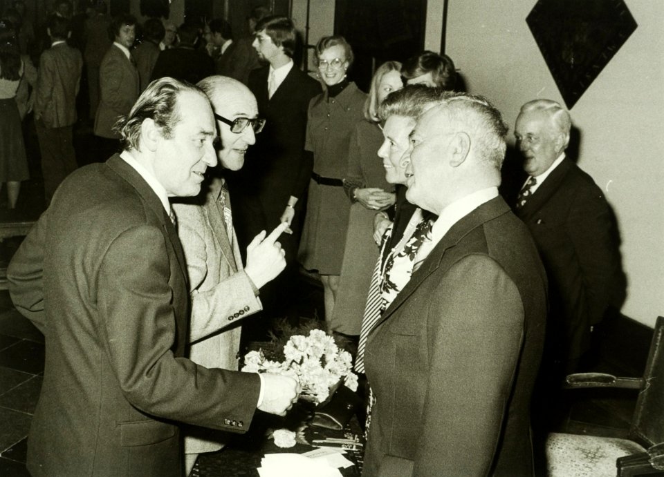 (Links) MeysingJ.N. v.d. Water, M (rechts) echtpaar van der Hoeven, , NL-HlmNHA 5400463552
