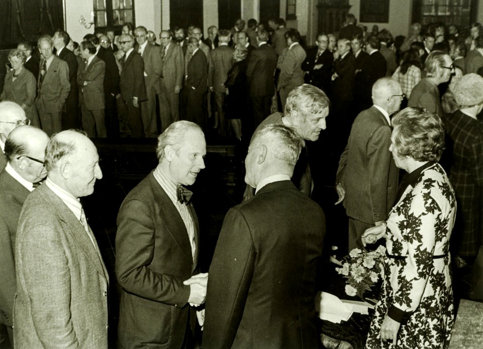 (midden) G.J. Endlich (rechts) Drs. M.H. v.d. Hoeven, NL-HlmNHA 5400463555