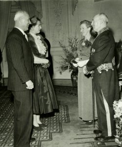 (Links) Cremers, Burgemeester Prinsen, Dr. M.J.Commissaris van de Koningin , NL-HlmNHA 5400463578