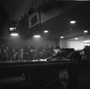 1961 World Three-cushion Championship, Een der deelnemers aan stoot, Bestanddeelnr 912-3758