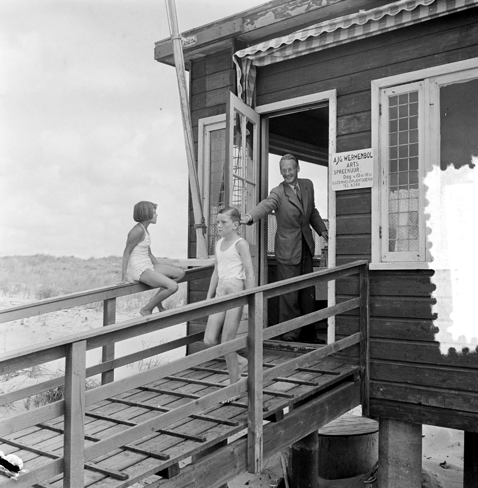 1e Vaste stranddokter Dr. A. J. G. Wermenbal, Bestanddeelnr 905-8695