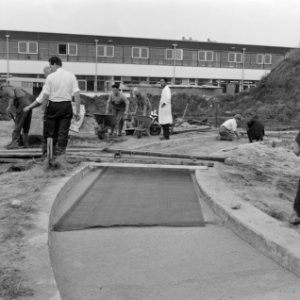 2 september 1968 proefbaan met zand en structofors voor aanbrengen asfalt, Bestanddeelnr 250-8079