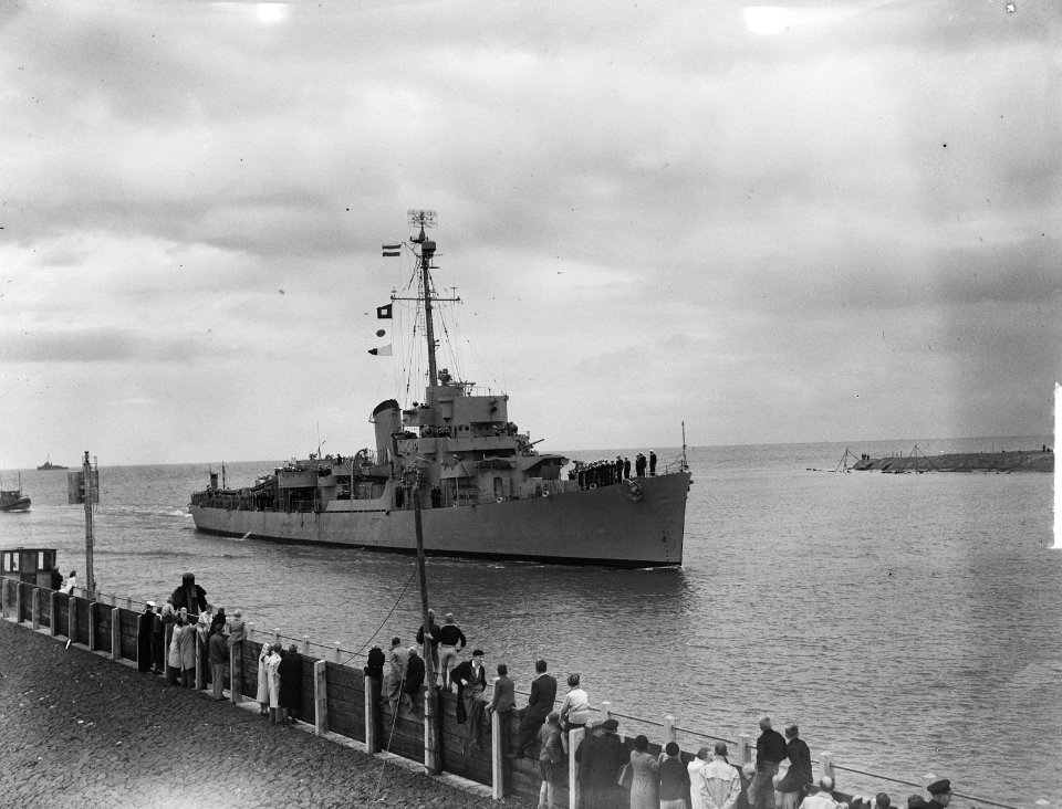 2 Amerikaanse fregatten van Koninklijke marine aankomst Den Helder, Bestanddeelnr 904-1071