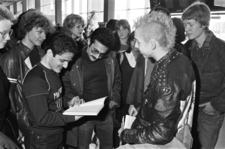 17-jarige Leerling van Montessor-lyceum de Iranees Said Abbassi toch het land ui, Bestanddeelnr 932-0757