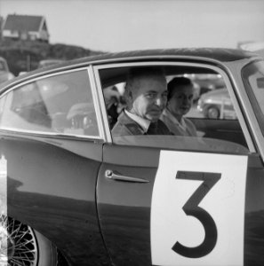 16e Tulpen Rally gestart in Noordwijk, nr. 3 Powell-Bak, Bestanddeelnr 916-3296