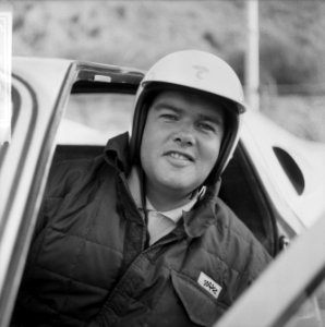 16e Tulpen Rally gestart in Noordwijk, Ben Pon (kop), Bestanddeelnr 916-3289