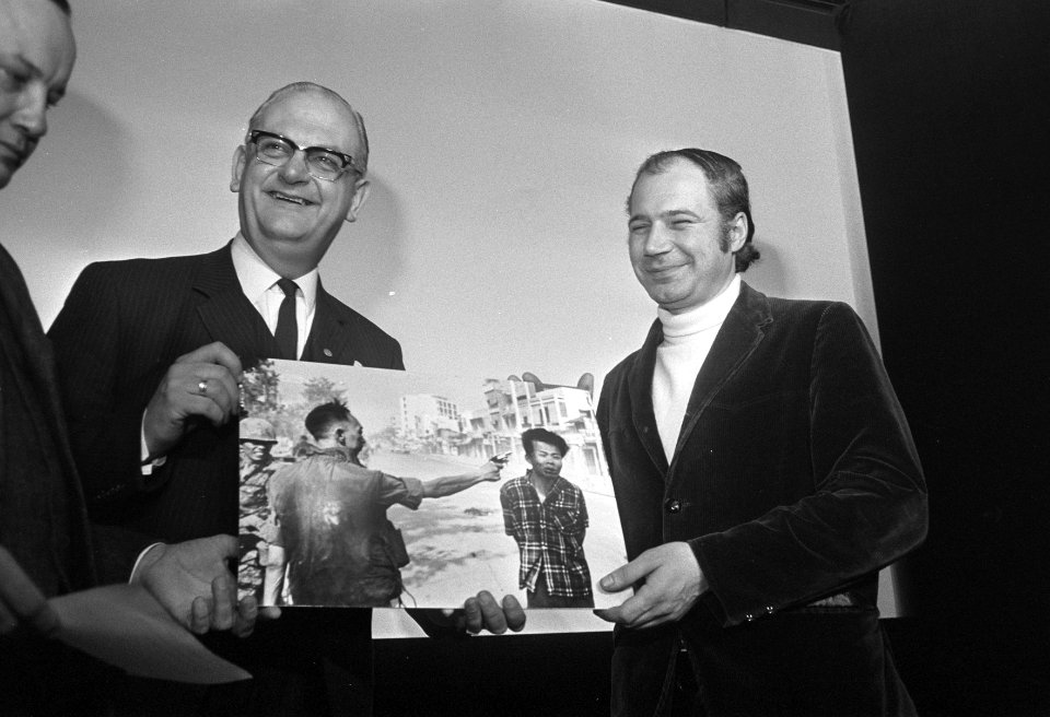 13e World Press Photo Edward T. Adams maakte beste persfoto P. van Breukelen (vo, Bestanddeelnr 922-2008