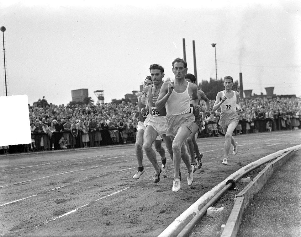 1500 meter Wim Slijkhuis voorop, Bestanddeelnr 904-0992