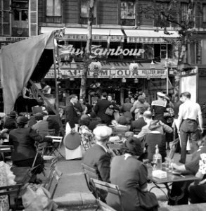 14 juillet (Quatorze Juillet) 1938 Parijs, feestende en dansende mensen op place, Bestanddeelnr 254-2181
