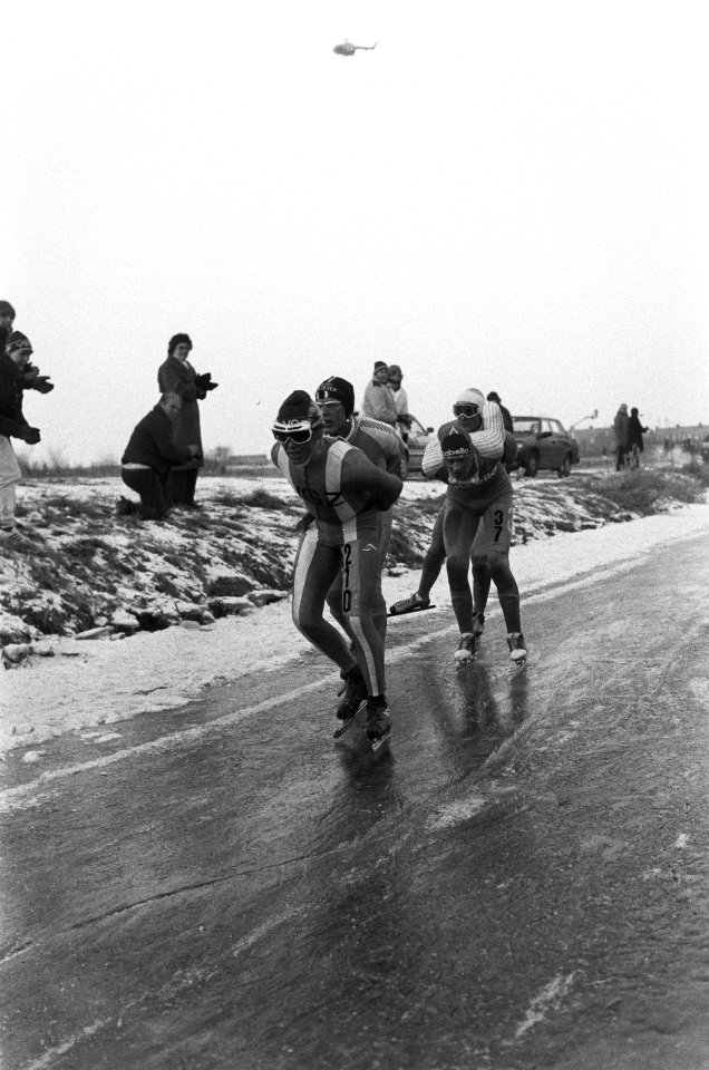 14e Elfstedentocht 1986 kopgroep bij Hindeloopen vlnr Hans Bouma (210), Wout d, Bestanddeelnr 933-5787