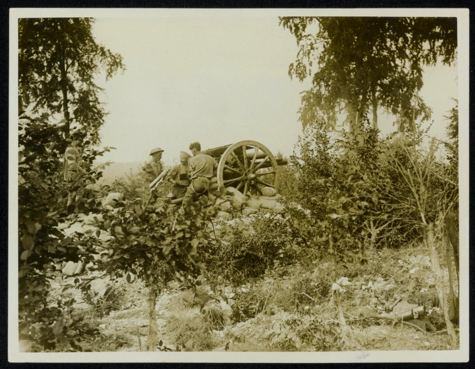 18-Pounder at work, Bestanddeelnr 158-0432