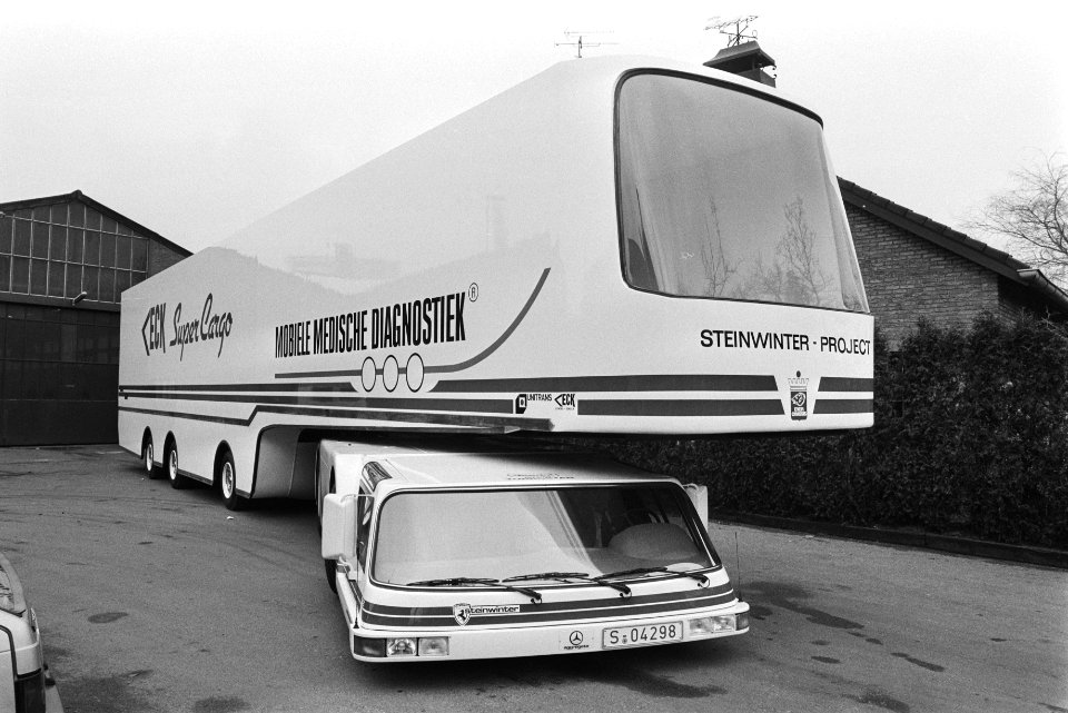18 meter lang mobiel ziekenhuis (carrosserie bouwer ECK in Lexmond), Bestanddeelnr 932-8514