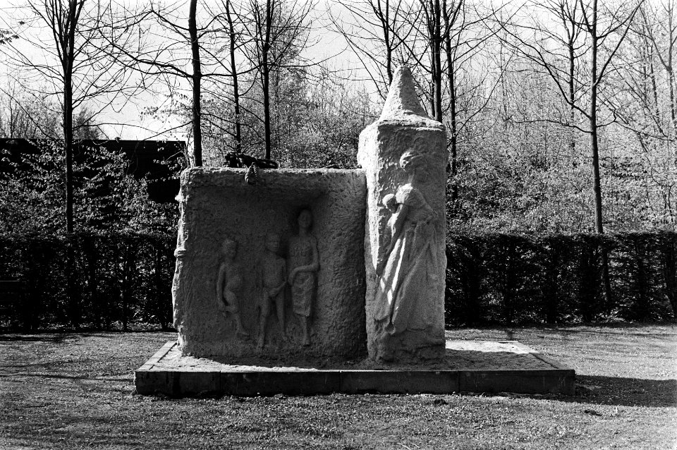 3e Beeldententoonstelling Amstelpark van 28 april tot 30 augustus, een van de we, Bestanddeelnr 931-4428