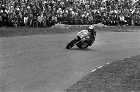 350cc Nr 15 (Gould) in actie, Bestanddeelnr 922-5838