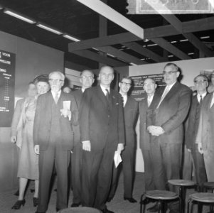 3e Nationale Onderwijstentoonstelling Rotterdam geopend door Minister van Onderw, Bestanddeelnr 916-3116