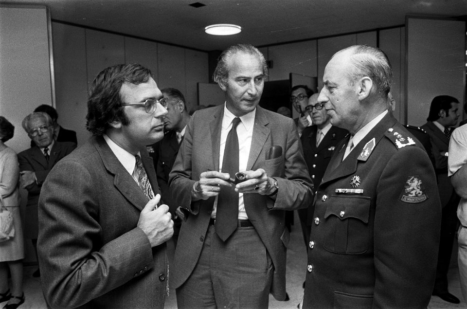 41 militairen van Schiphol vertrokken naar Soedan, min. Pronk, min. Vredeling en, Bestanddeelnr 927-4076