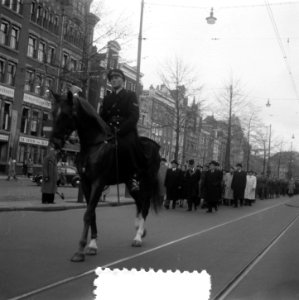 4 mei dodenherdenking , stille tocht naar Dam, Bestanddeelnr 906-4467