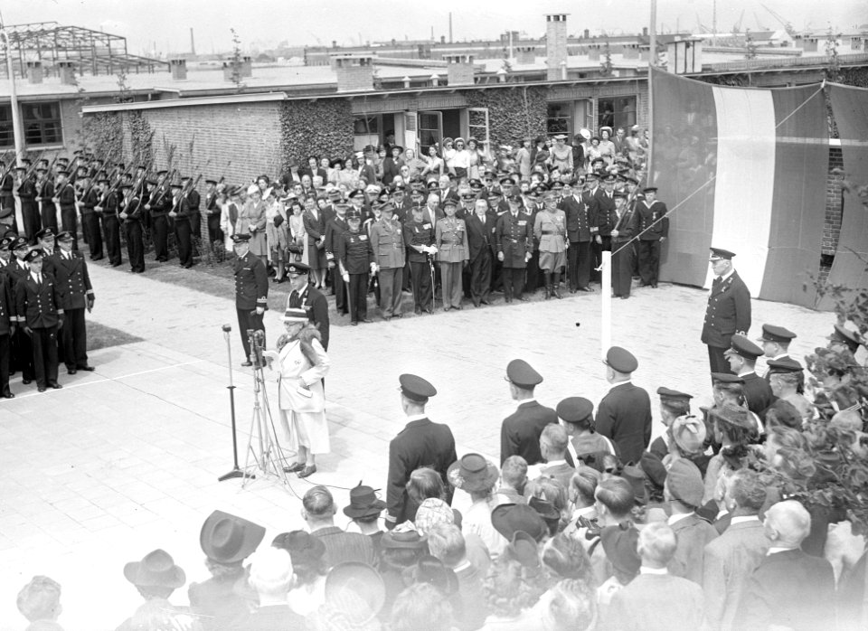 40-jarig bestaan Onderzeedienst. Onthulling gedenkteken te Rotterdam door koning, Bestanddeelnr 902-2306