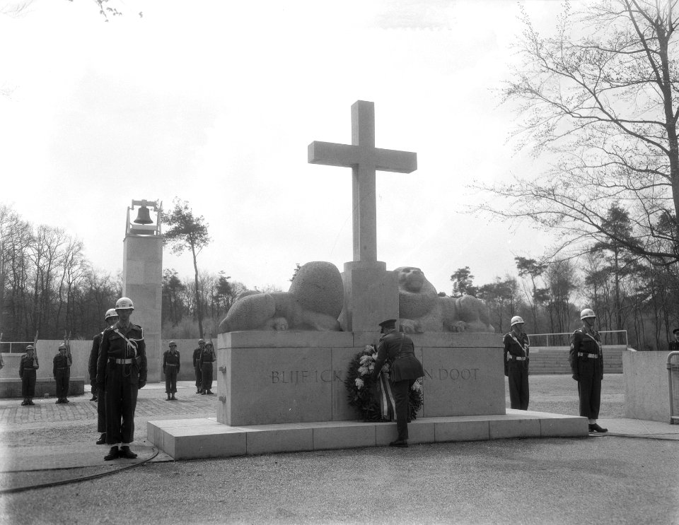 4 mei dodenherdenking , Grebbeberg, Bestanddeelnr 906-4461