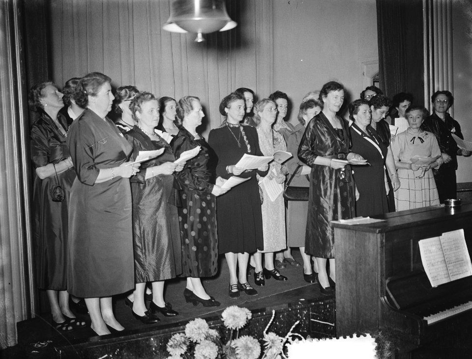 40 jaar jubilea Nederlandse Vereniging Huisvrouwen (Amsterdam) ( mevrouw Driesen, Bestanddeelnr 906-1348