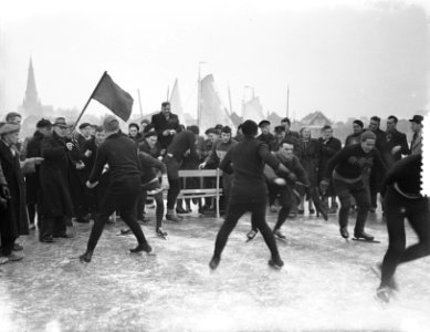 4- km schaatsrit Monnickendam Volendam Marken , winnaar Van t Oever, Bestanddeelnr 906-3045