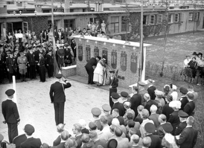 40-jarig bestaan Onderzeedienst. Onthulling gedenkteken te Rotterdam door koning, Bestanddeelnr 902-2302
