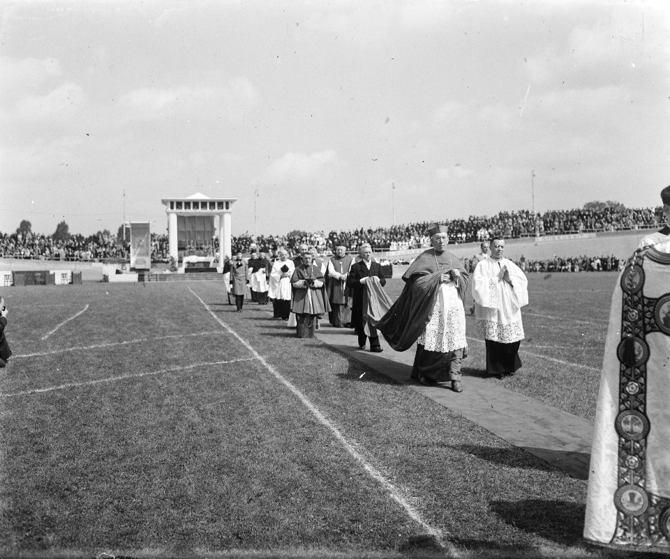 40-jarig Priesterfeest Kardinaal De Jong, Bestanddeelnr 902-9133